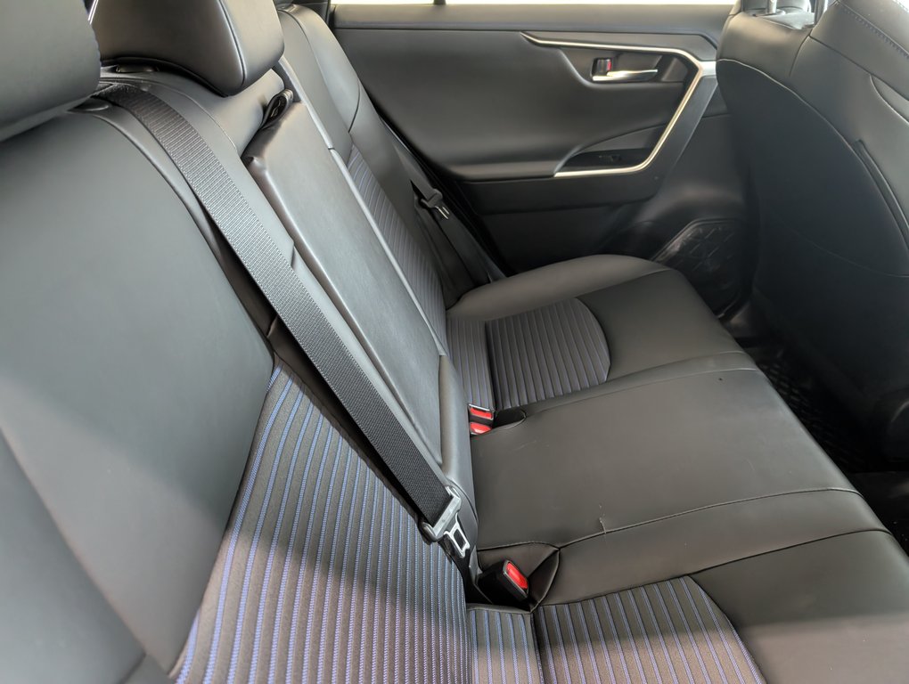 Toyota RAV4 Hybrid XSE AWD, 2022 à Magog, Québec - 7 - w1024h768px