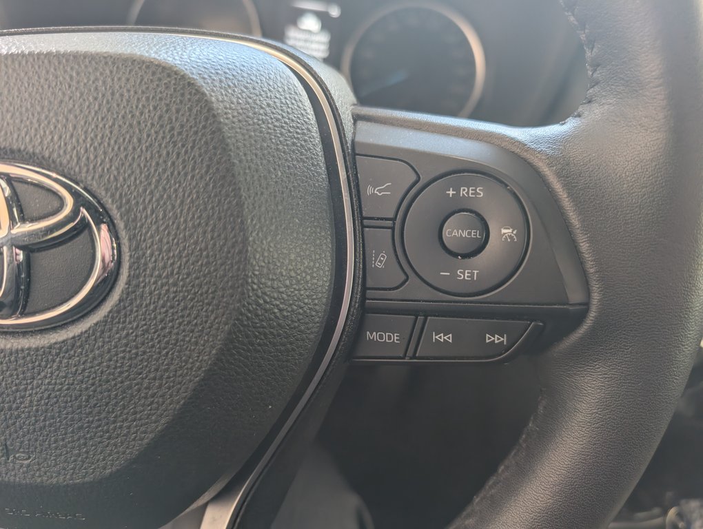 2022 Toyota RAV4 Hybrid SE AWD, in Magog, Quebec - 19 - w1024h768px