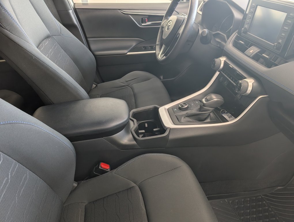 2022 Toyota RAV4 Hybrid SE AWD, in Magog, Quebec - 8 - w1024h768px