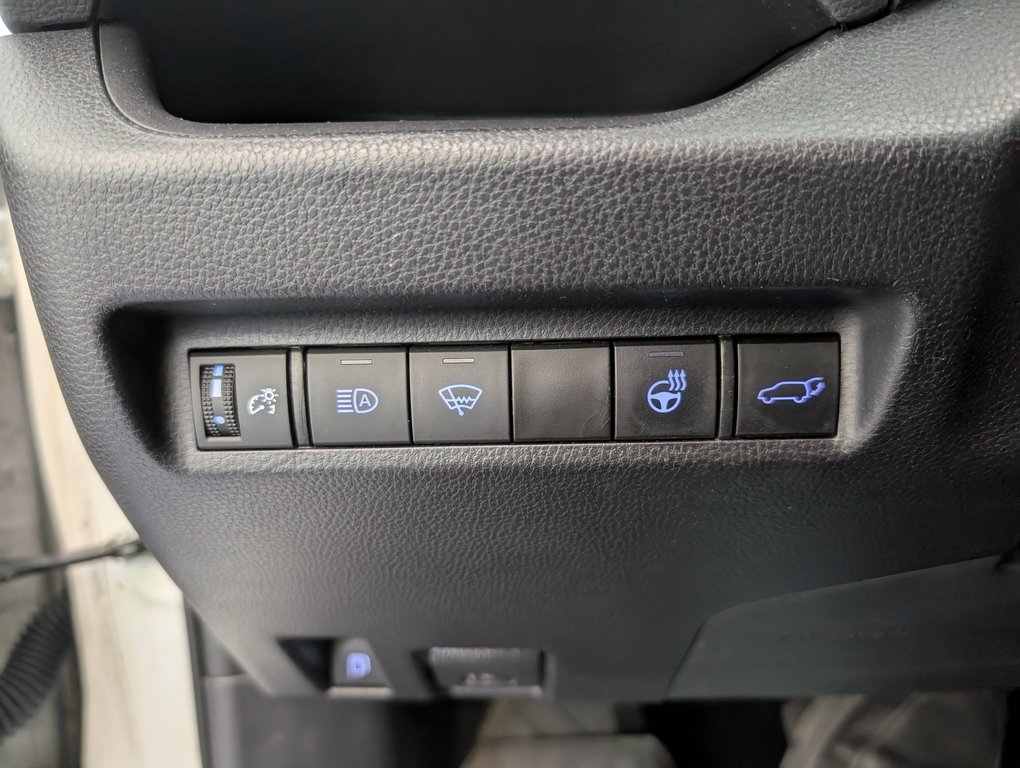 2022 Toyota RAV4 Hybrid SE AWD, in Magog, Quebec - 22 - w1024h768px