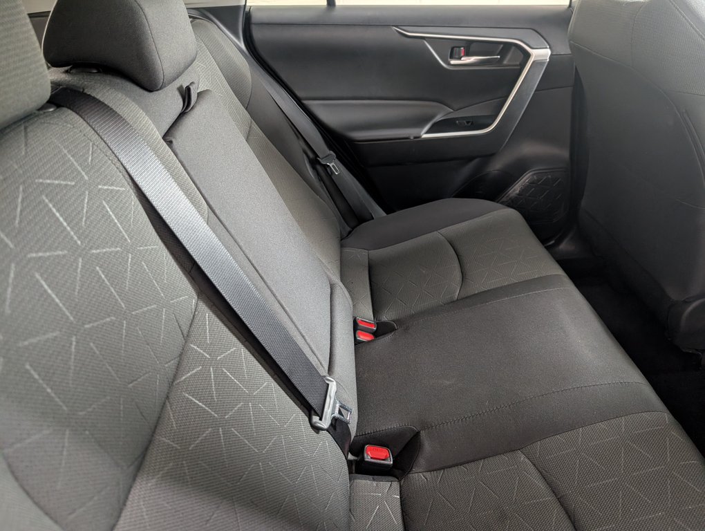 2022 Toyota RAV4 Hybrid XLE AWD, in Magog, Quebec - 7 - w1024h768px