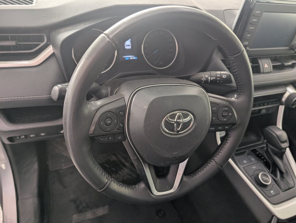 2022 Toyota RAV4 Hybrid XLE AWD, in Magog, Quebec - 12 - w1024h768px