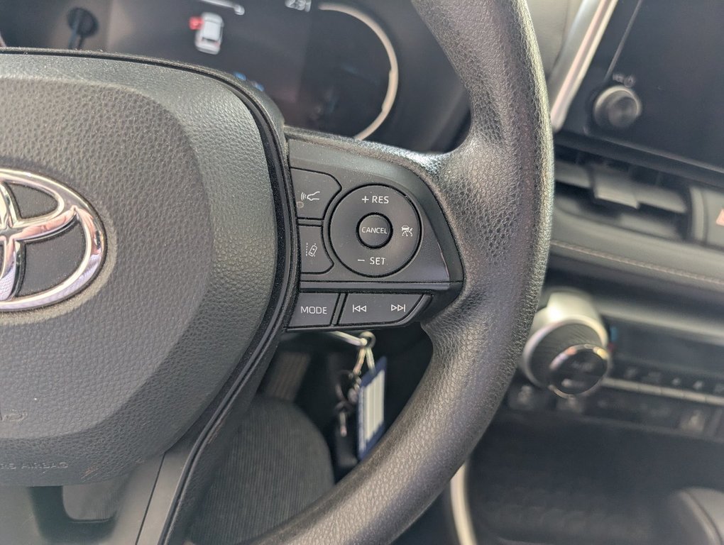 Toyota RAV4 Hybrid LE AWD, GARANTIE JUSQU EN 2028, 2023 à Magog, Québec - 19 - w1024h768px