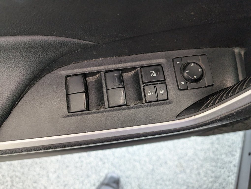 Toyota RAV4 Hybrid LE AWD, GARANTIE JUSQU EN 2028, 2023 à Magog, Québec - 14 - w1024h768px