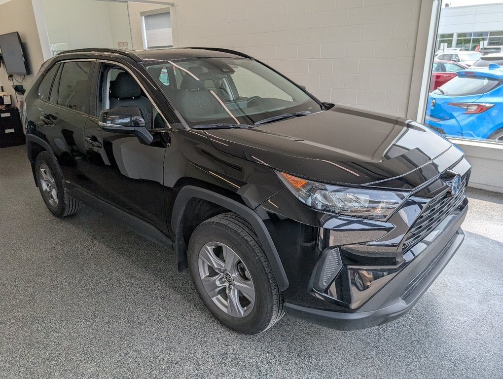 Toyota RAV4 Hybrid LE AWD, GARANTIE JUSQU EN 2028, 2023 à Magog, Québec - 1 - w1024h768px