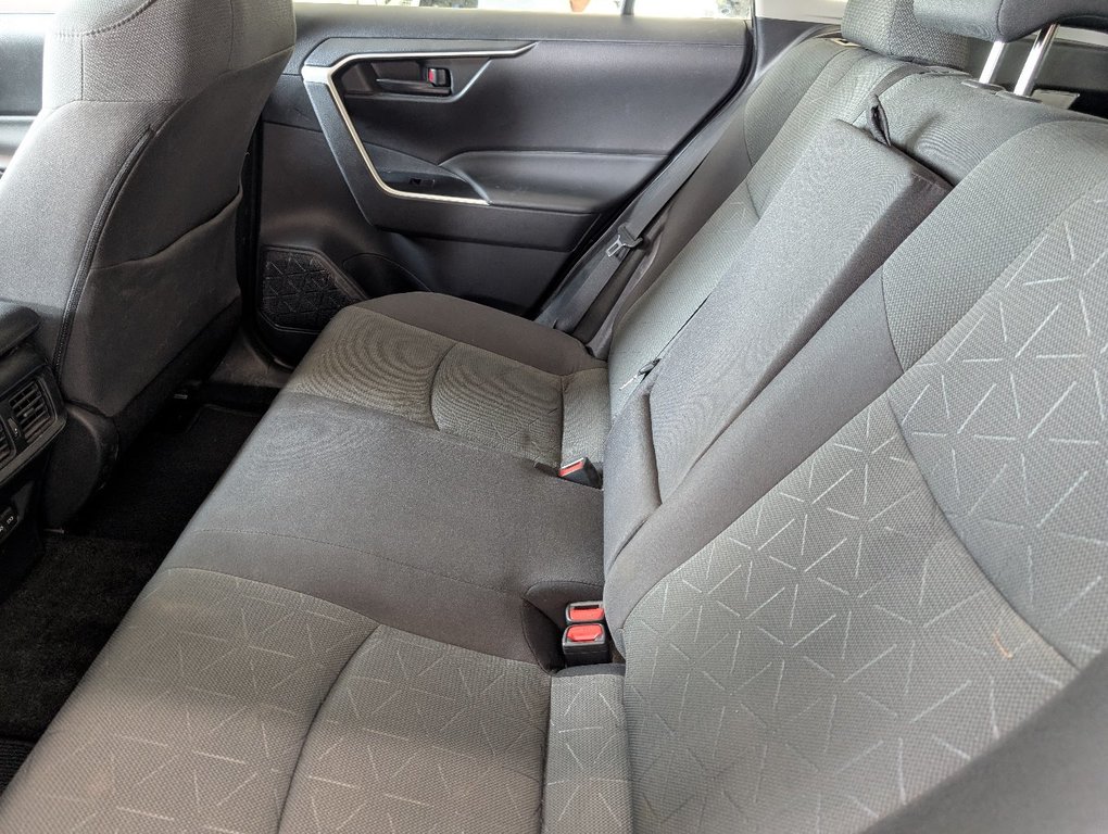Toyota RAV4 Hybrid LE AWD, GARANTIE JUSQU EN 2028, 2023 à Magog, Québec - 11 - w1024h768px