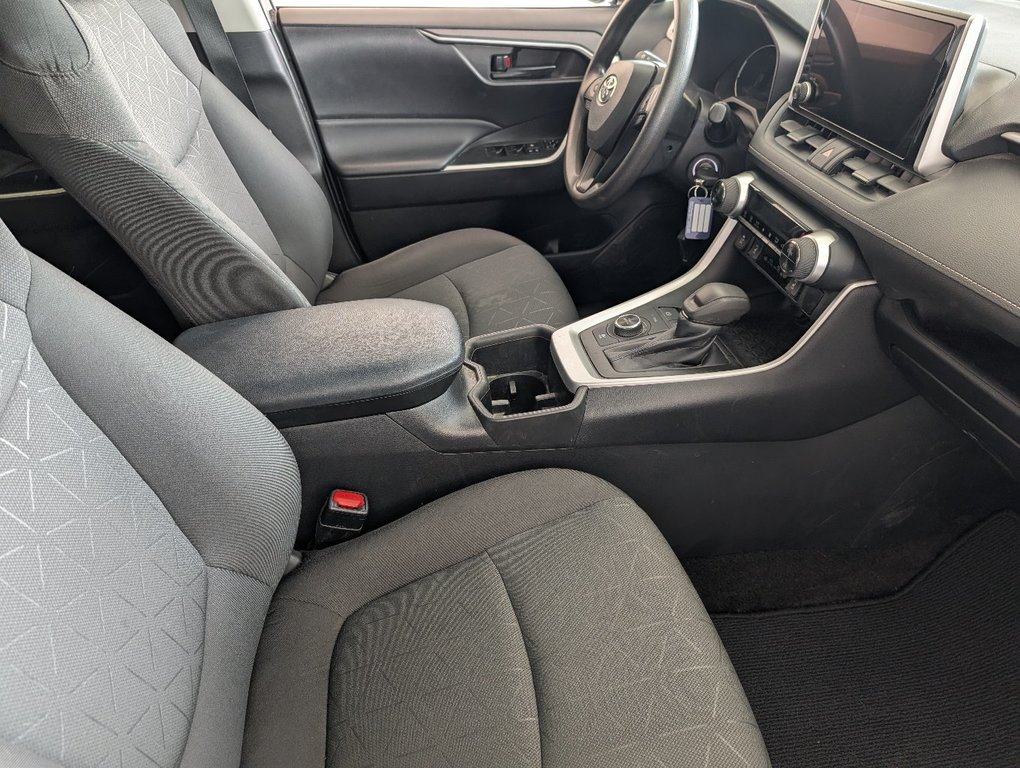 Toyota RAV4 Hybrid LE AWD, GARANTIE JUSQU EN 2028, 2023 à Magog, Québec - 9 - w1024h768px