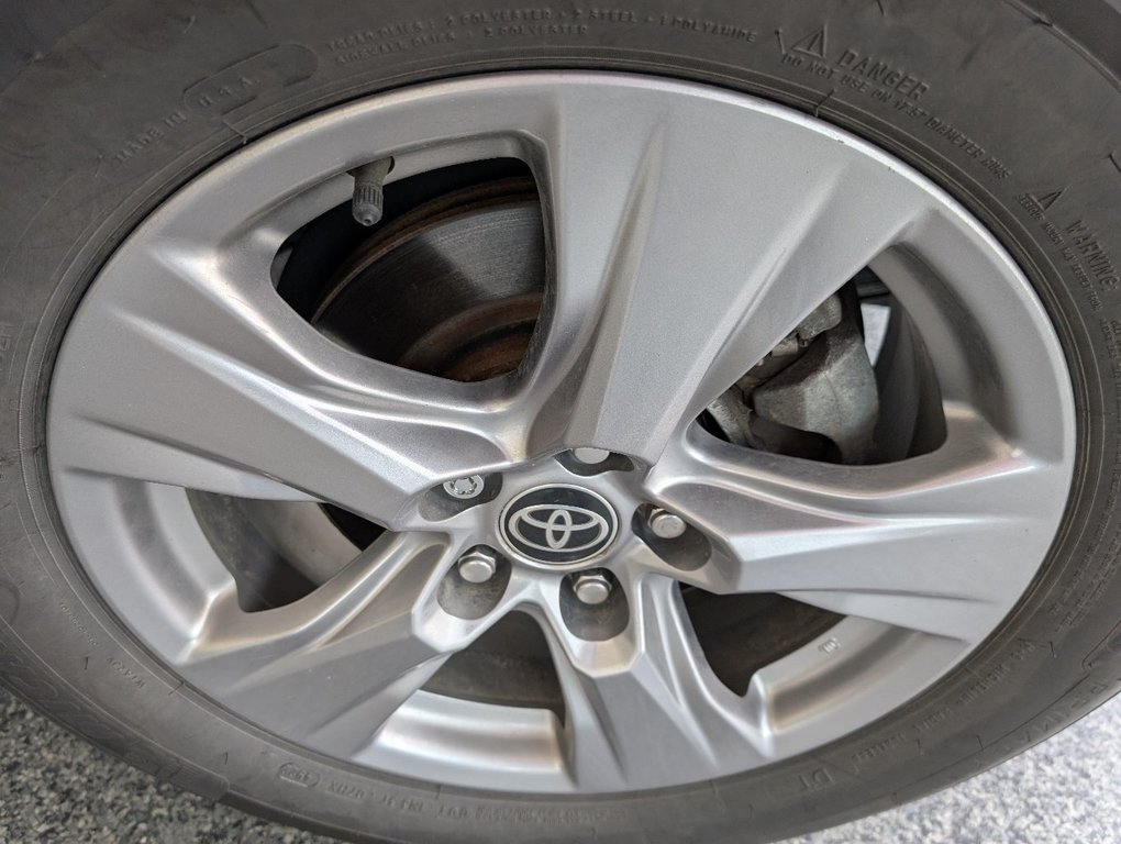 Toyota RAV4 Hybrid LE AWD, GARANTIE JUSQU EN 2028, 2023 à Magog, Québec - 23 - w1024h768px