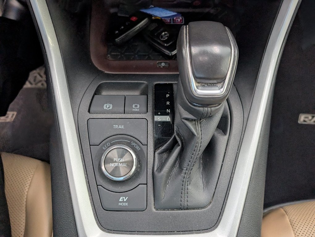 2023 Toyota RAV4 Hybrid LIMITED AWD, GARANTIE JUSQU EN 2027, in Magog, Quebec - 19 - w1024h768px