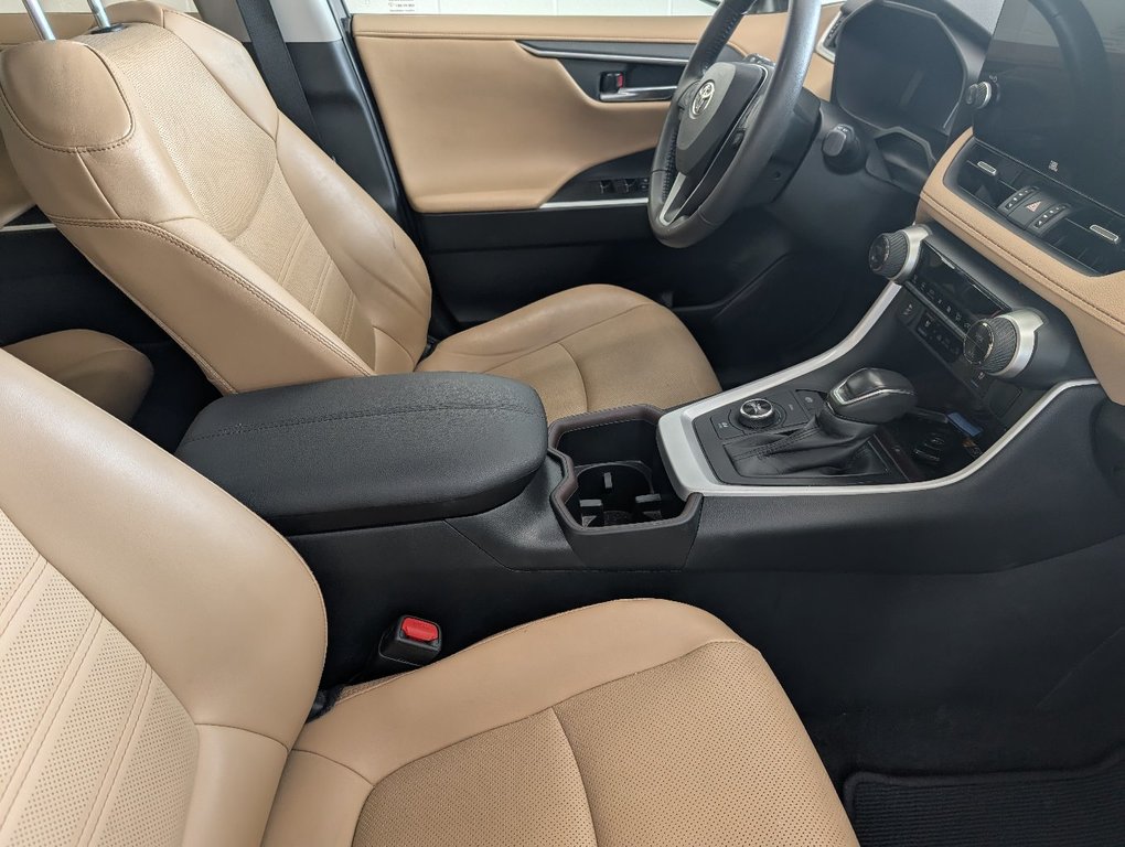2023 Toyota RAV4 Hybrid LIMITED AWD, GARANTIE JUSQU EN 2027, in Magog, Quebec - 9 - w1024h768px