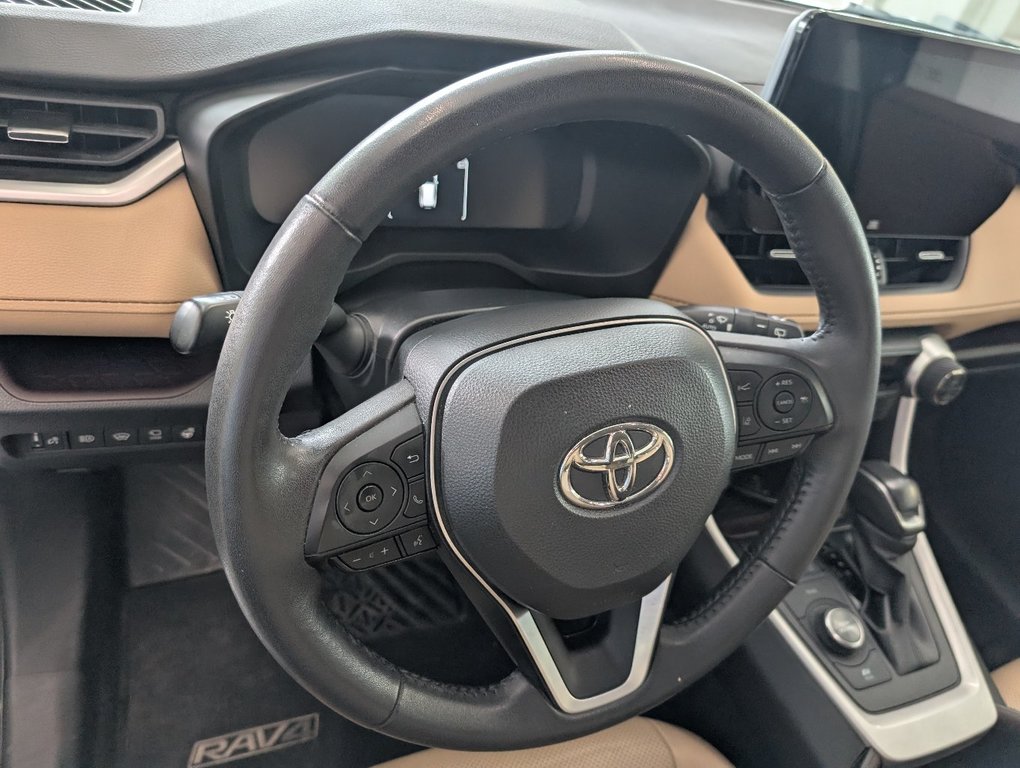 2023 Toyota RAV4 Hybrid LIMITED AWD, GARANTIE JUSQU EN 2027, in Magog, Quebec - 14 - w1024h768px