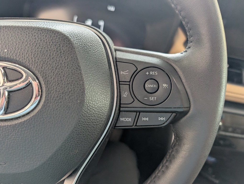 2023 Toyota RAV4 Hybrid LIMITED AWD, GARANTIE JUSQU EN 2027, in Magog, Quebec - 22 - w1024h768px