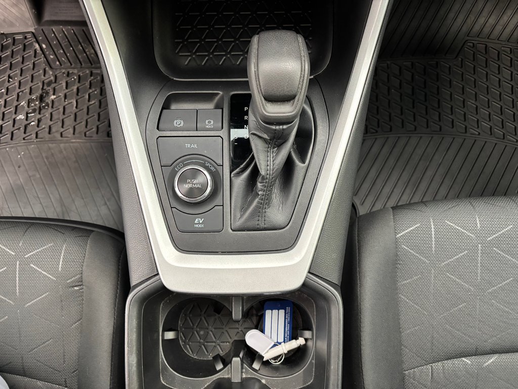 Toyota RAV4 Hybrid XLE AWD, 2023 à Magog, Québec - 15 - w1024h768px
