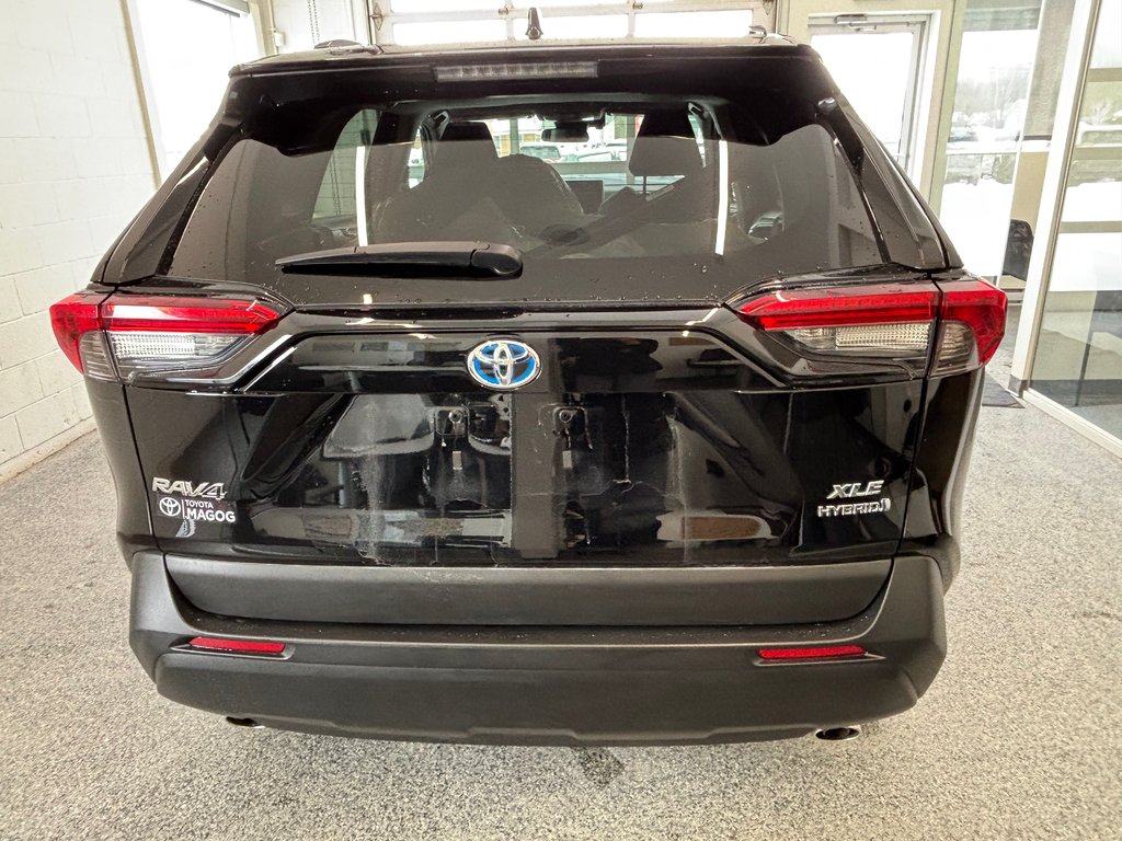 Toyota RAV4 Hybrid XLE AWD, 2023 à Magog, Québec - 4 - w1024h768px