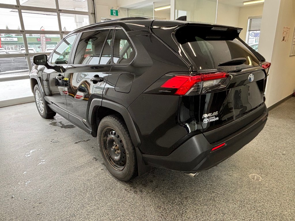 Toyota RAV4 Hybrid XLE AWD, 2023 à Magog, Québec - 5 - w1024h768px