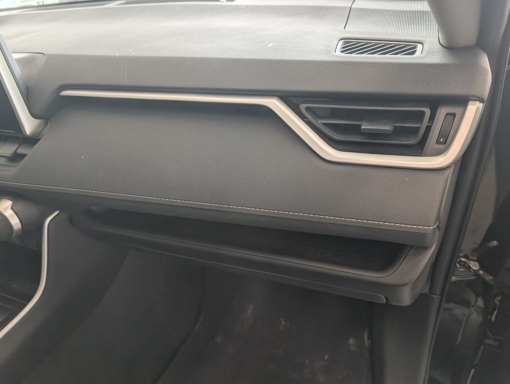 Toyota RAV4 Hybrid XLE, 2023 à Magog, Québec - 8 - w1024h768px