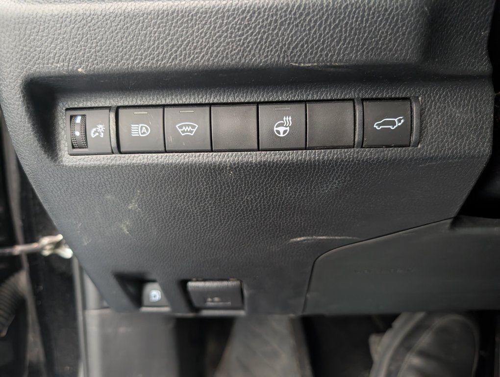 Toyota RAV4 Hybrid XLE, 2023 à Magog, Québec - 21 - w1024h768px