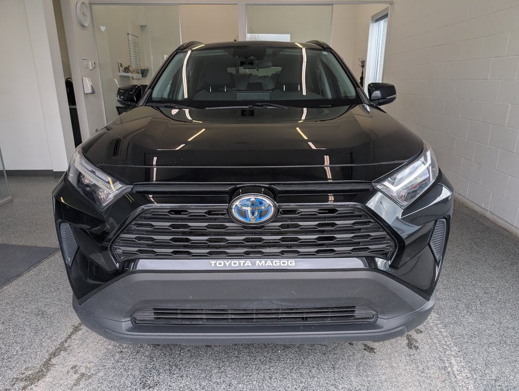 Toyota RAV4 Hybrid XLE, 2023 à Magog, Québec - 5 - w1024h768px