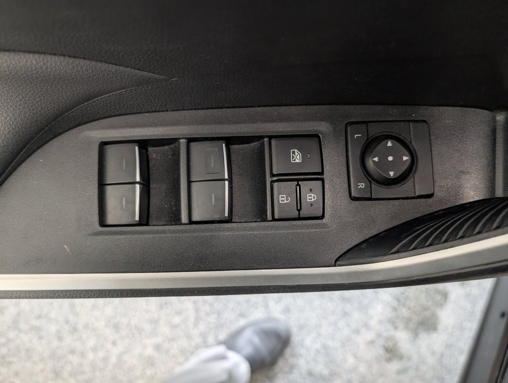 Toyota RAV4 Hybrid XLE, 2023 à Magog, Québec - 13 - w1024h768px