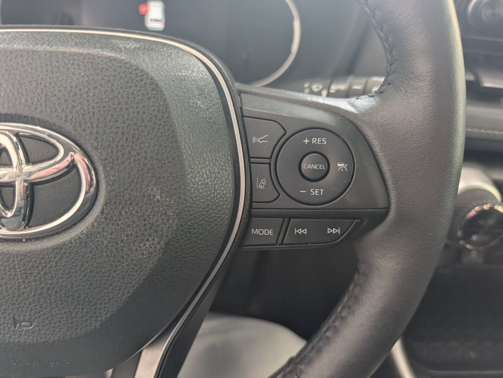 Toyota RAV4 Hybrid XLE, 2023 à Magog, Québec - 18 - w1024h768px