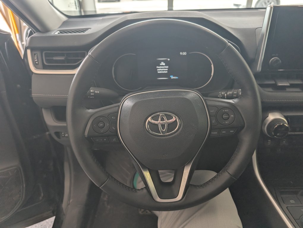 Toyota RAV4 Hybrid XLE, 2023 à Magog, Québec - 14 - w1024h768px
