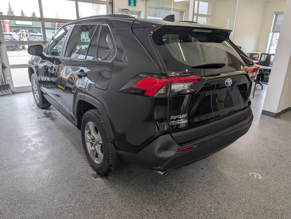Toyota RAV4 Hybrid XLE, 2023 à Magog, Québec - 4 - w1024h768px