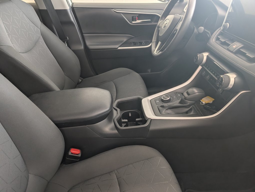 2023 Toyota RAV4 Hybrid XLE AWD, in Magog, Quebec - 8 - w1024h768px