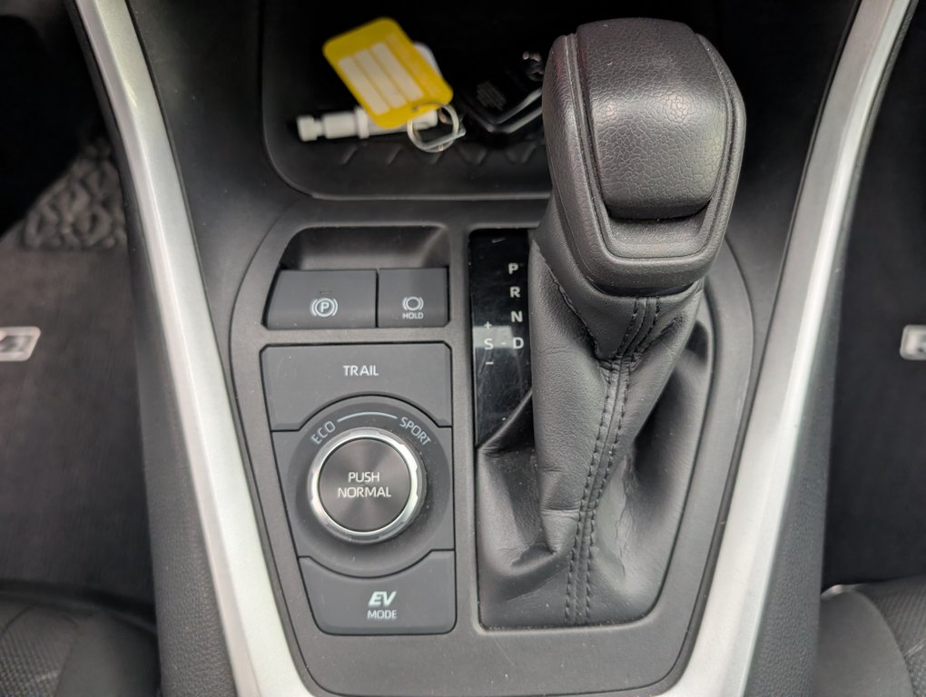 2023 Toyota RAV4 Hybrid XLE AWD, in Magog, Quebec - 16 - w1024h768px