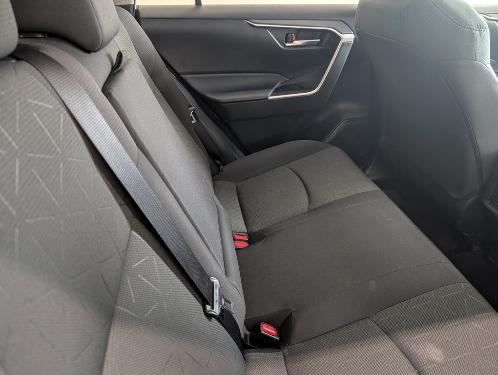 2023 Toyota RAV4 Hybrid XLE AWD, in Magog, Quebec - 7 - w1024h768px