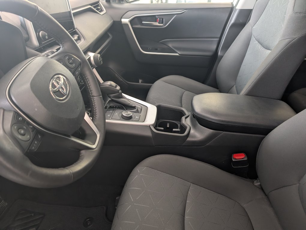 2023 Toyota RAV4 Hybrid XLE AWD, in Magog, Quebec - 11 - w1024h768px