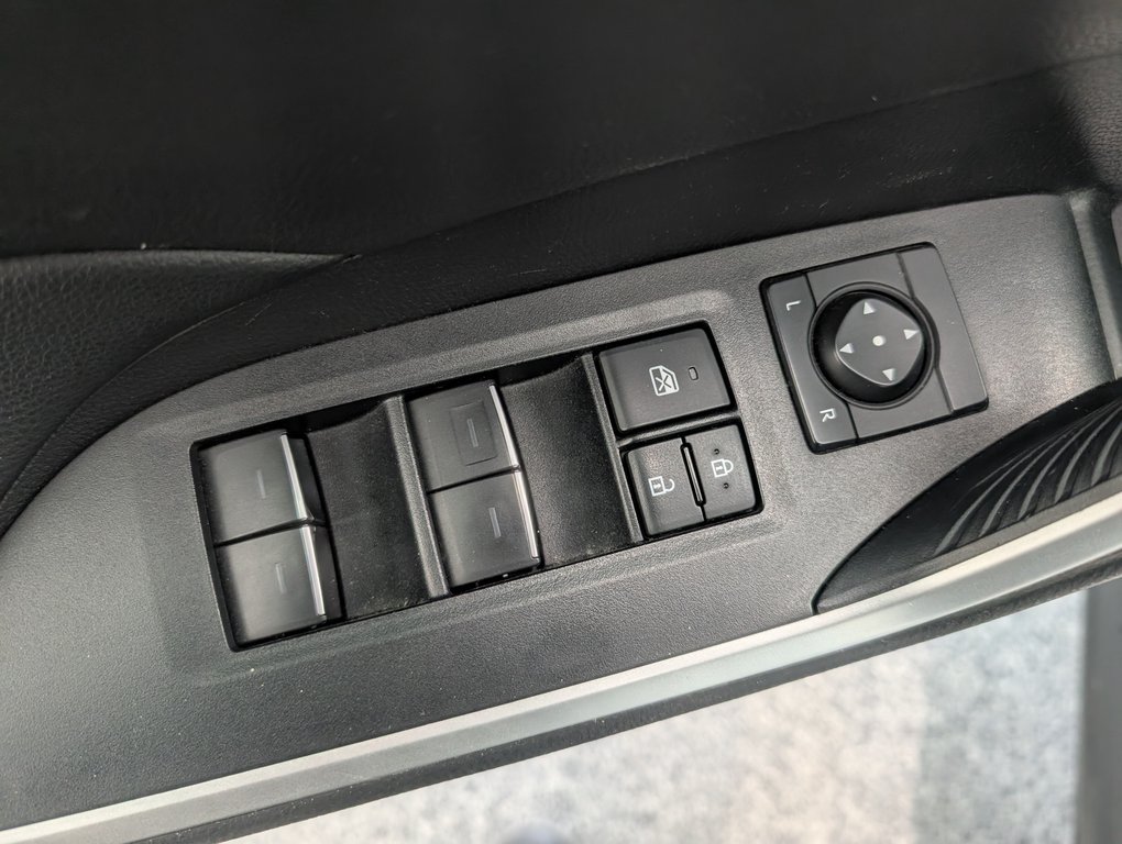 2023 Toyota RAV4 Hybrid XLE AWD, in Magog, Quebec - 14 - w1024h768px