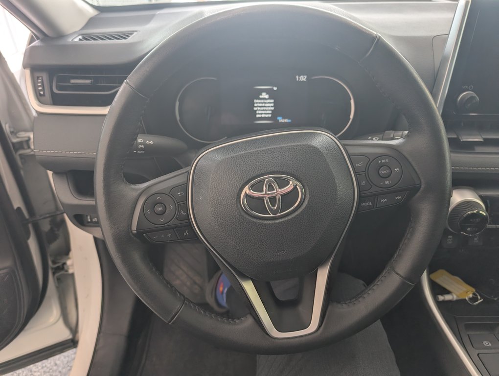 2023 Toyota RAV4 Hybrid XLE AWD, in Magog, Quebec - 15 - w1024h768px