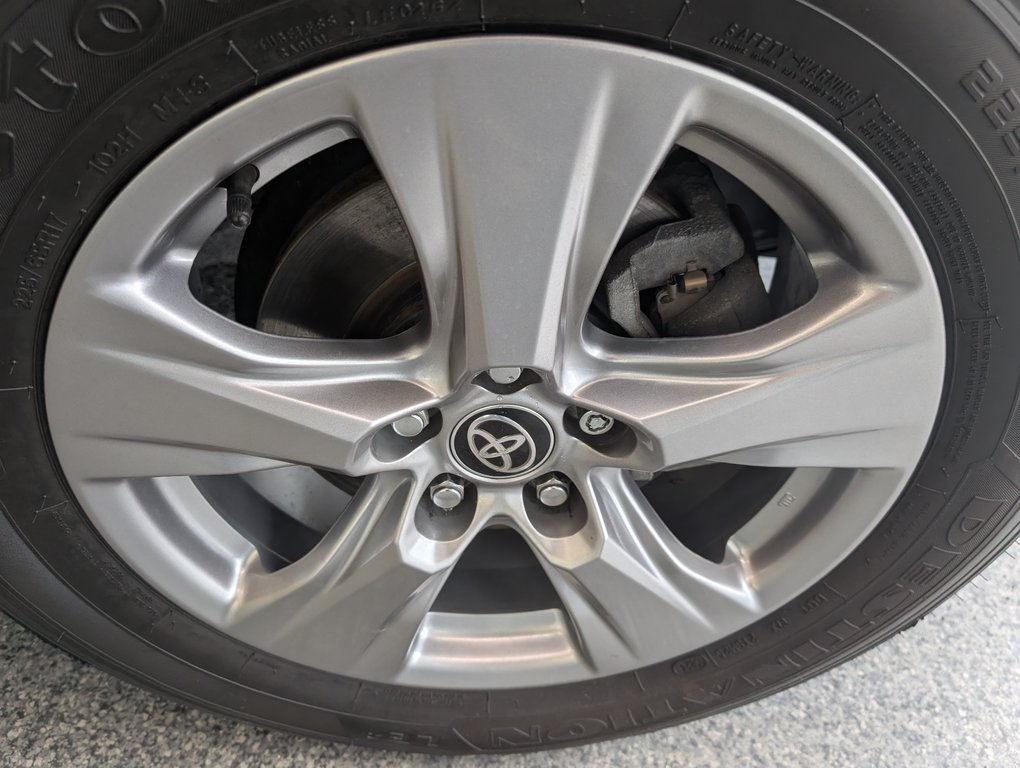 2023 Toyota RAV4 Hybrid XLE AWD, in Magog, Quebec - 24 - w1024h768px