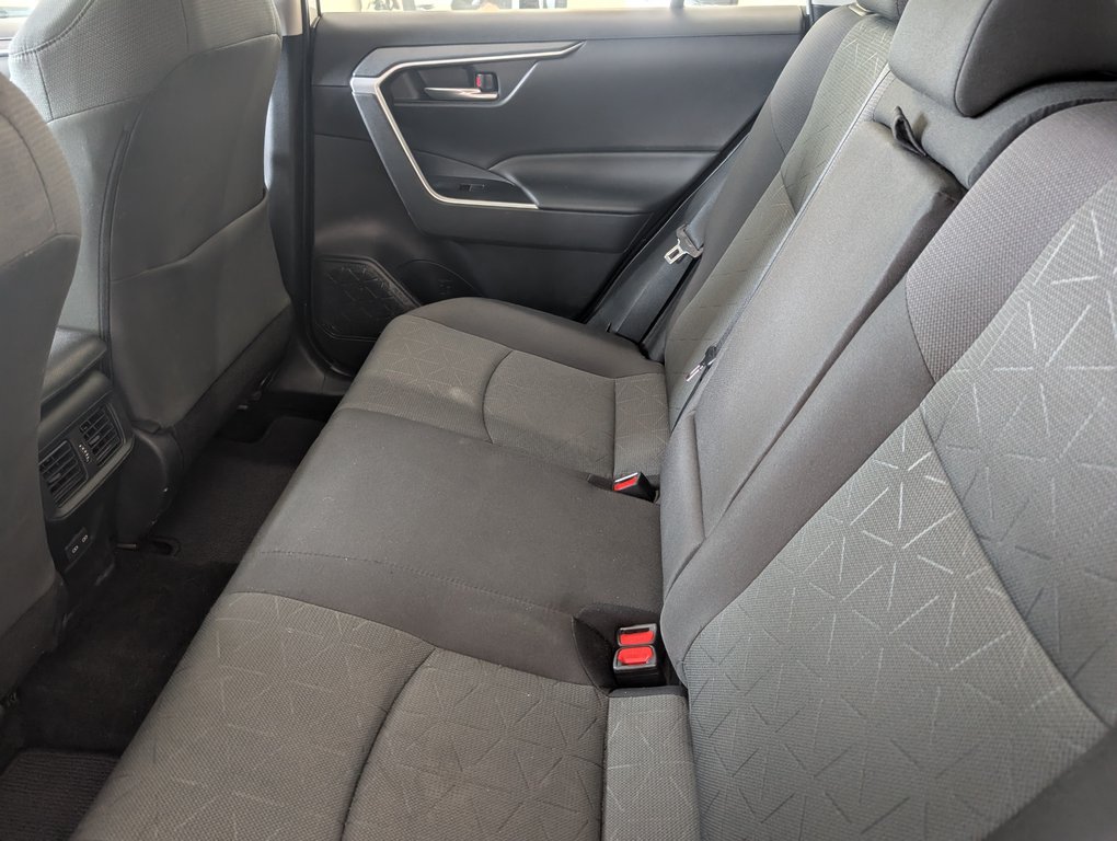 2023 Toyota RAV4 Hybrid XLE AWD, in Magog, Quebec - 10 - w1024h768px
