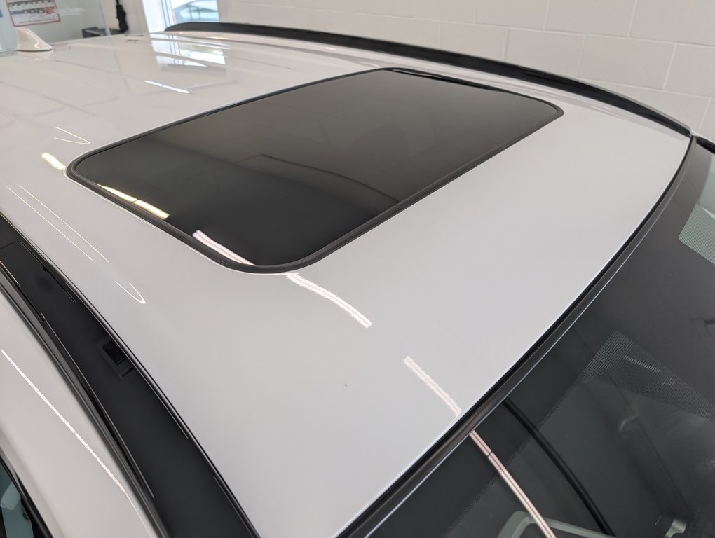 2023 Toyota RAV4 Hybrid XLE AWD, in Magog, Quebec - 25 - w1024h768px