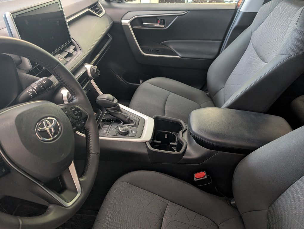 2023 Toyota RAV4 Hybrid XLE AWD, in Magog, Quebec - 11 - w1024h768px
