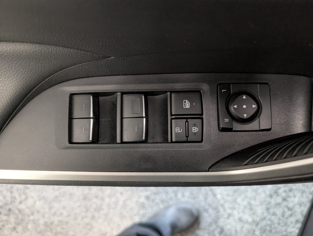 2023 Toyota RAV4 Hybrid XLE AWD, in Magog, Quebec - 14 - w1024h768px