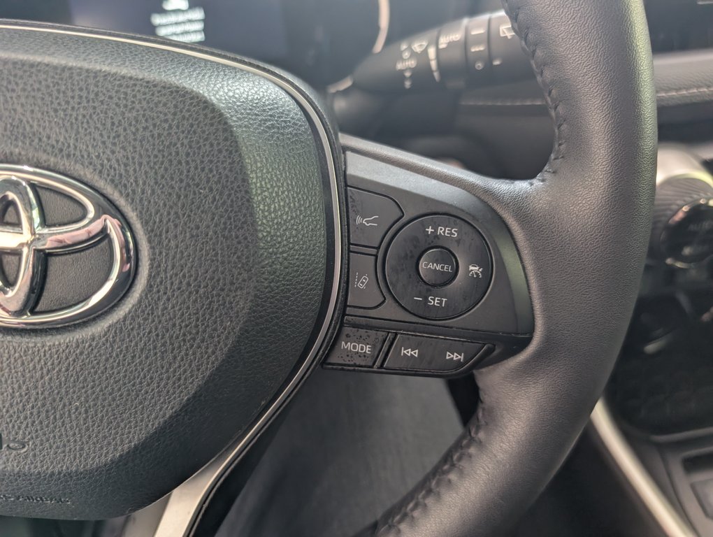 2023 Toyota RAV4 Hybrid XLE AWD, in Magog, Quebec - 19 - w1024h768px