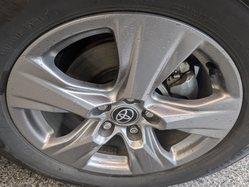 2023 Toyota RAV4 Hybrid XLE AWD, in Magog, Quebec - 24 - w1024h768px