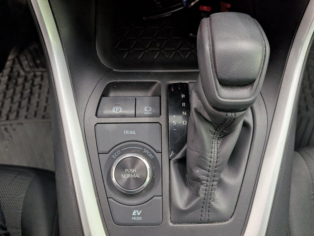 2023 Toyota RAV4 Hybrid XLE AWD, in Magog, Quebec - 16 - w1024h768px
