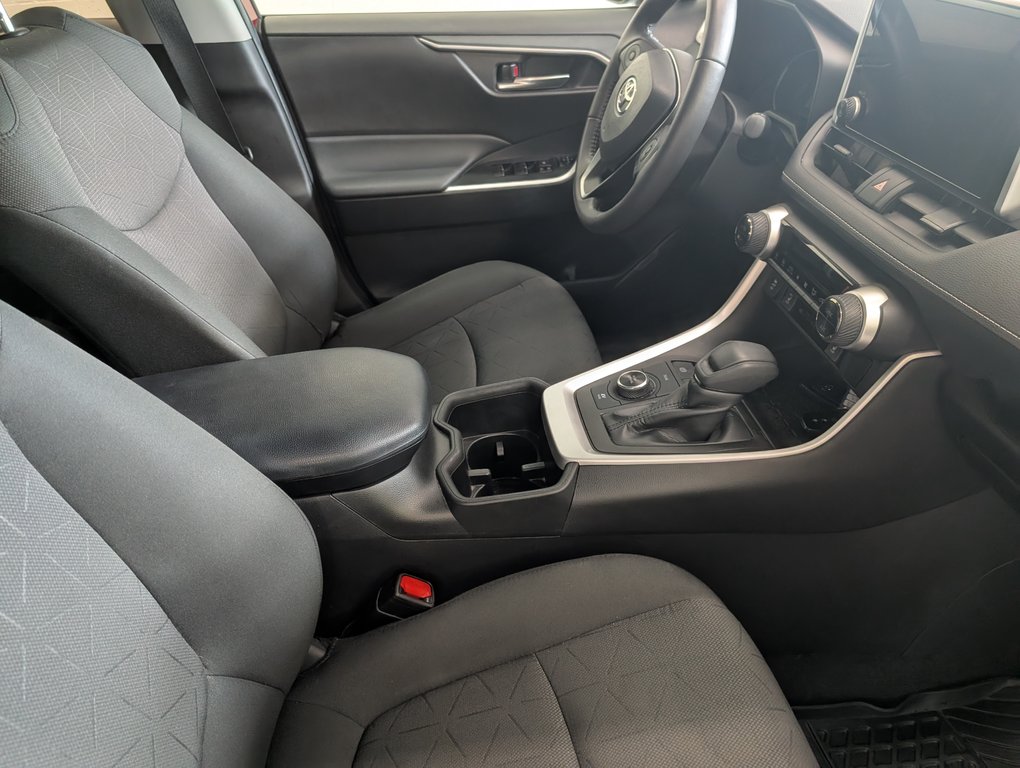 2023 Toyota RAV4 Hybrid XLE AWD, in Magog, Quebec - 8 - w1024h768px