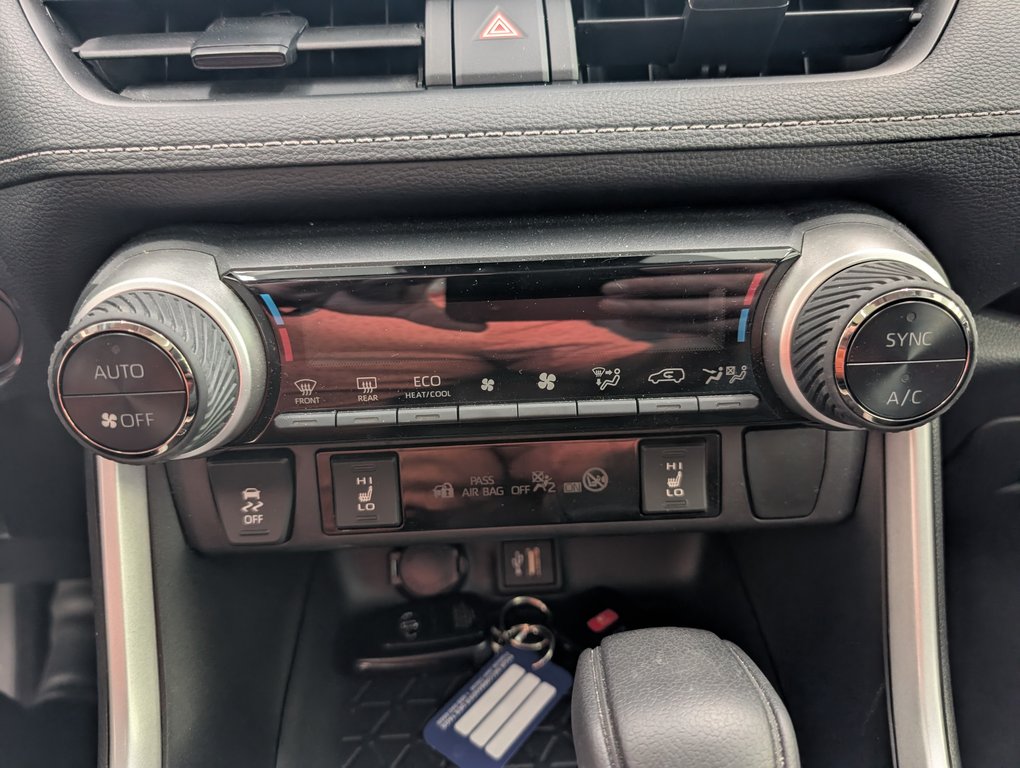 2023 Toyota RAV4 Hybrid XLE, A/C, in Magog, Quebec - 17 - w1024h768px