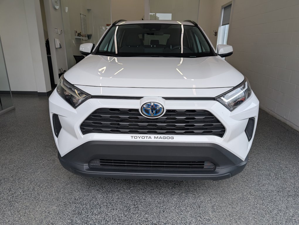 2023 Toyota RAV4 Hybrid XLE, A/C, in Magog, Quebec - 5 - w1024h768px