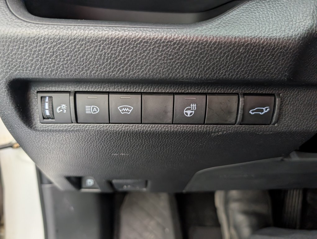 2023 Toyota RAV4 Hybrid XLE, A/C, in Magog, Quebec - 22 - w1024h768px