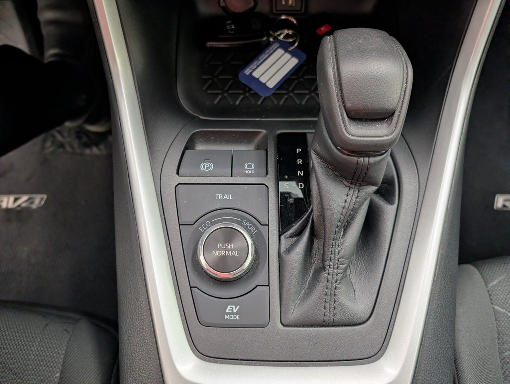 2023 Toyota RAV4 Hybrid XLE, A/C, in Magog, Quebec - 15 - w1024h768px