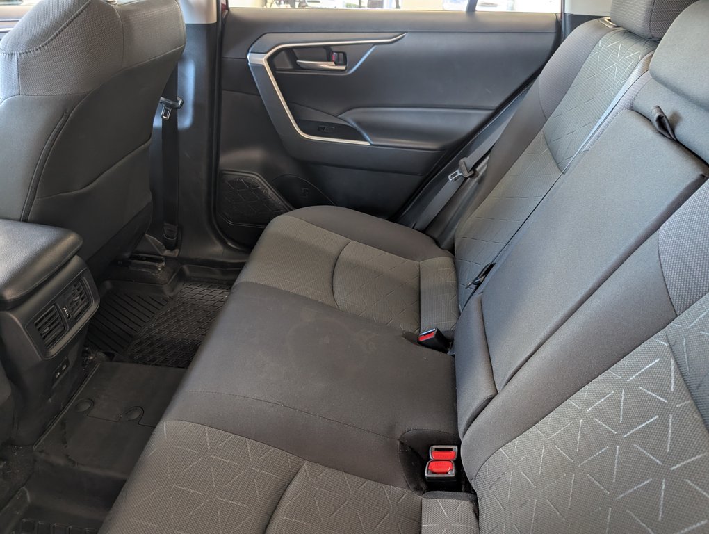 Toyota RAV4 Hybrid XLE AWD, 2023 à Magog, Québec - 9 - w1024h768px