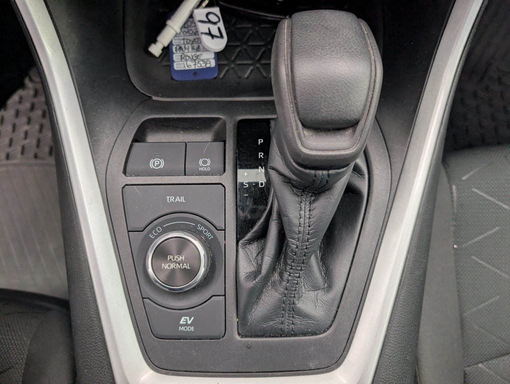 Toyota RAV4 Hybrid XLE AWD, 2023 à Magog, Québec - 15 - w1024h768px