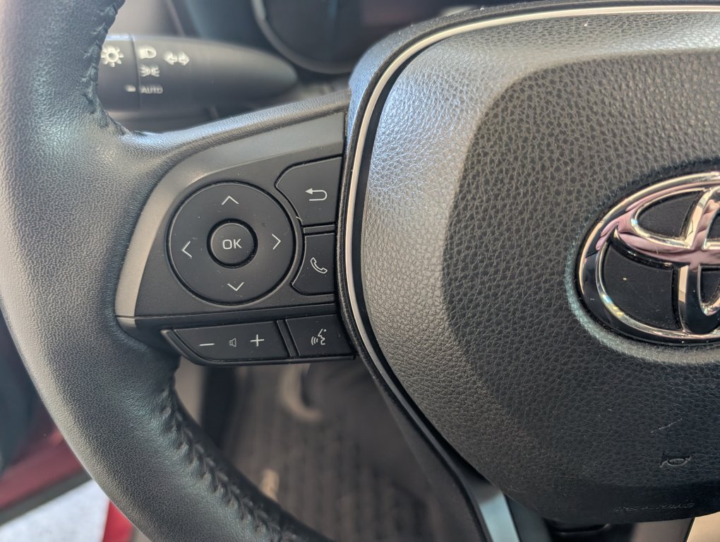 Toyota RAV4 Hybrid XLE AWD, 2023 à Magog, Québec - 17 - w1024h768px