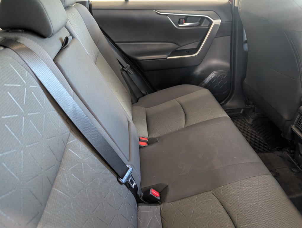 Toyota RAV4 Hybrid XLE AWD, 2023 à Magog, Québec - 6 - w1024h768px