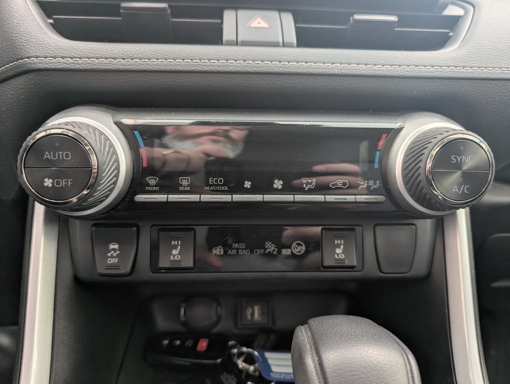Toyota RAV4 Hybrid XLE AWD, GARANTIE JUSQU EN 2027, 2024 à Magog, Québec - 17 - w1024h768px